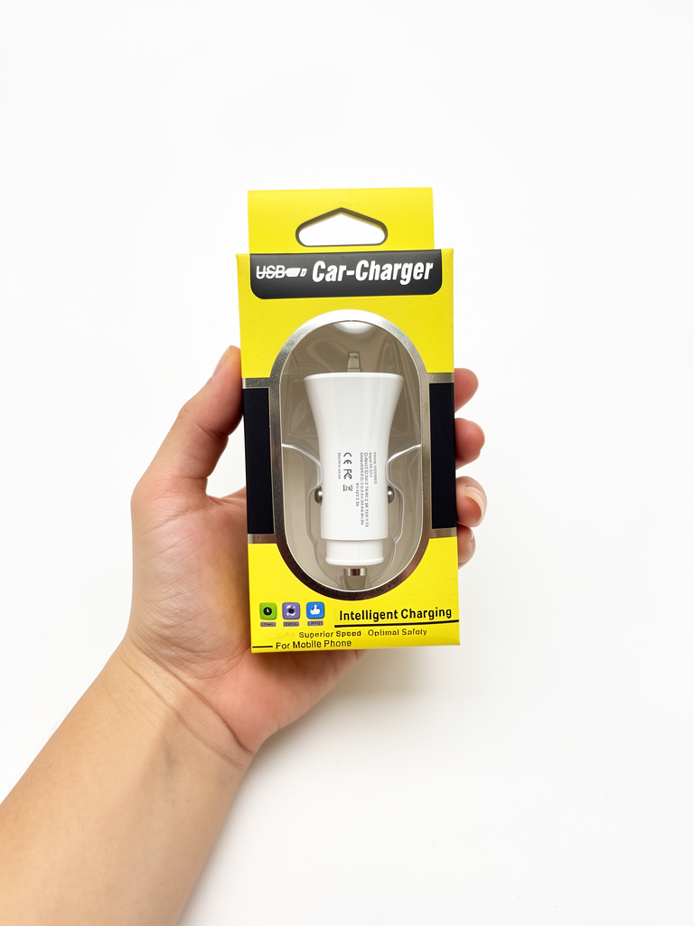 Cargador para carro blanco