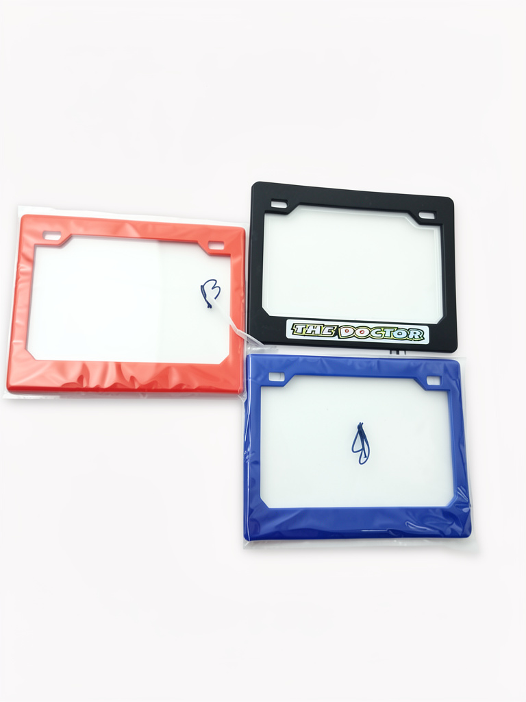 PORTA PLACA PLASTICO CON ACRILICO