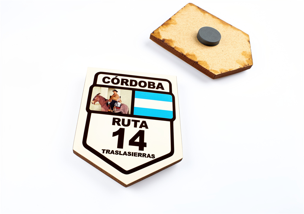 Imán mojón ruta madera Broch.