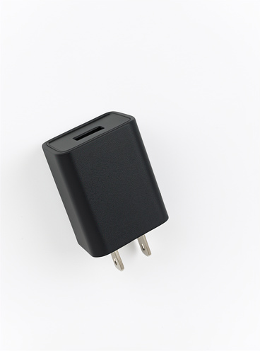 Cargador simple pared