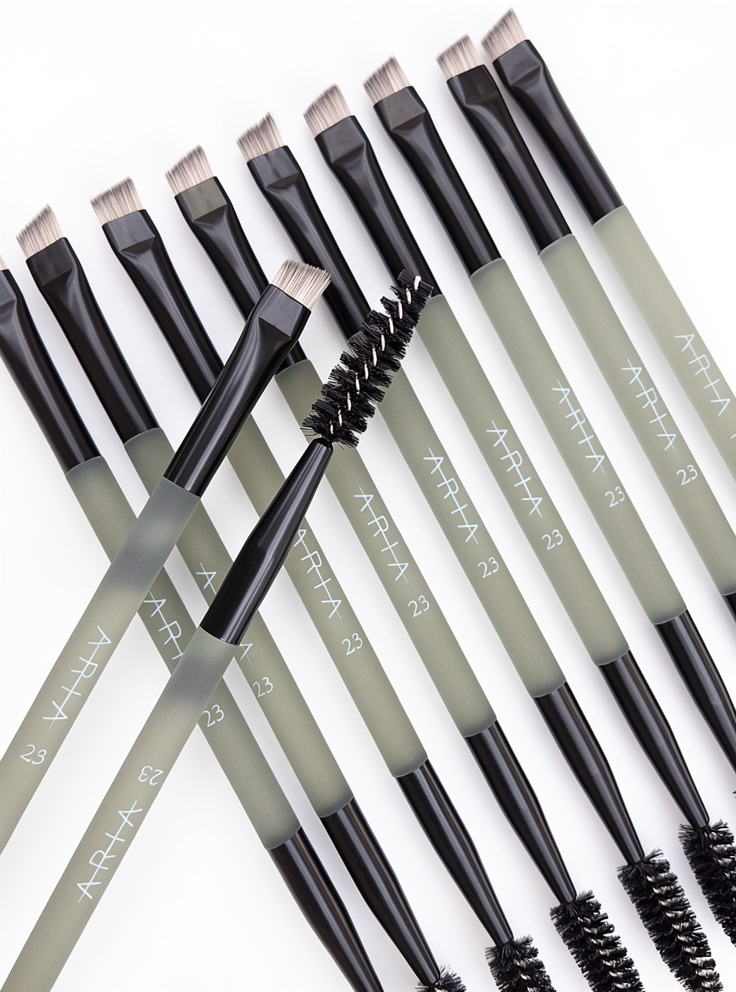 Brocha Para Cejas Y Detalles #23 Aria Cosmetics