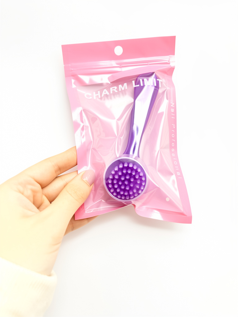 Cepillo de uñas con mango largo Charm Limit