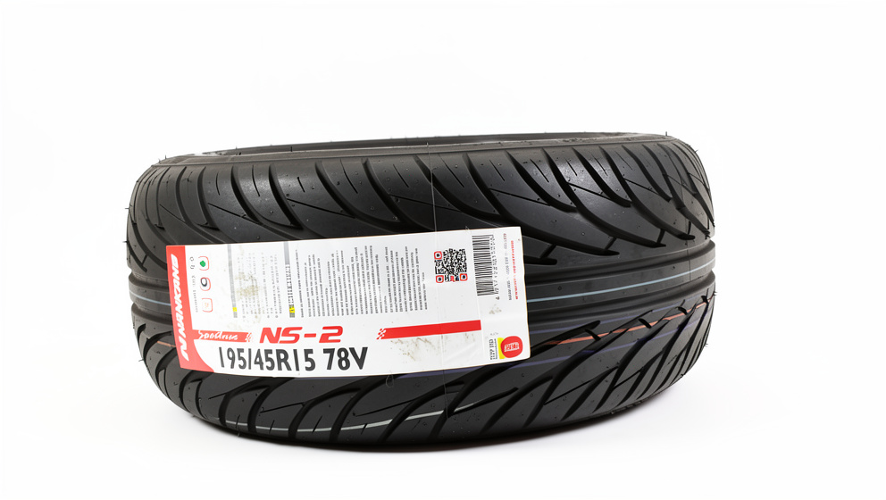 LLANTA 195/45 R15 (NANKANG)