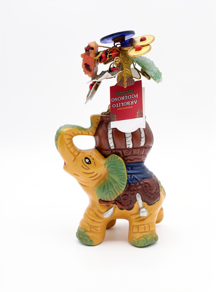 Elefante con Arbolito Poderoso.