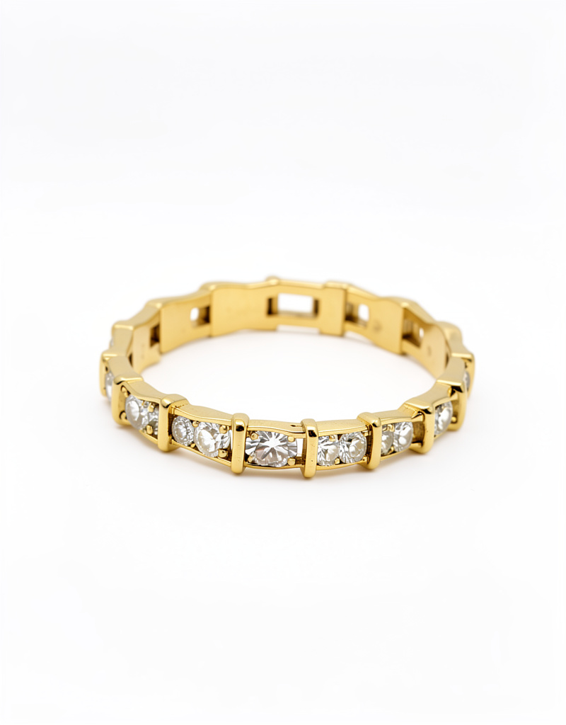 Anillo con pedrerías