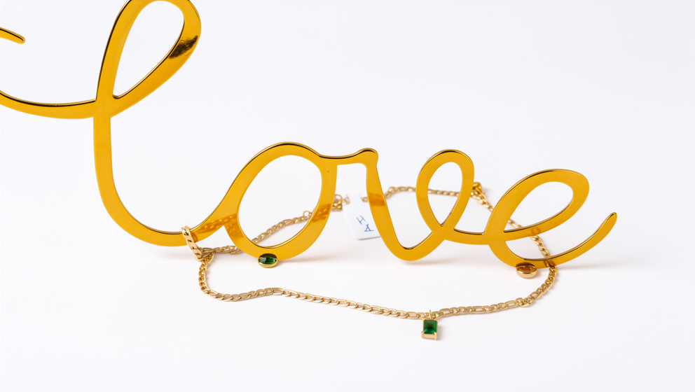 collar con piedra verde