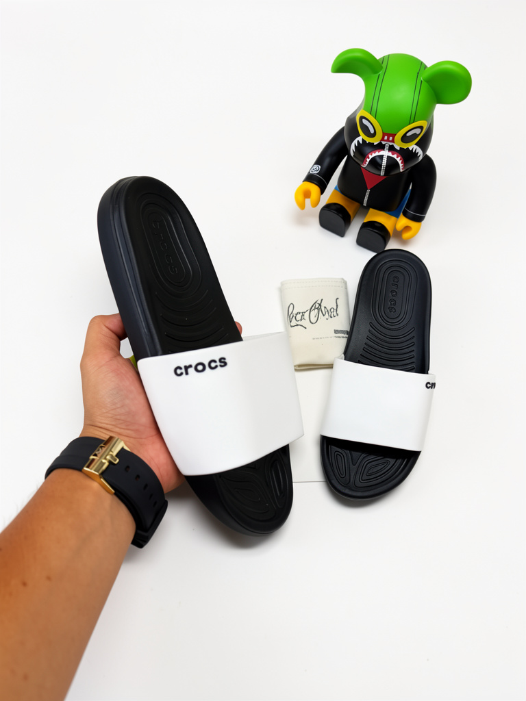 Chancletas crocs blancas