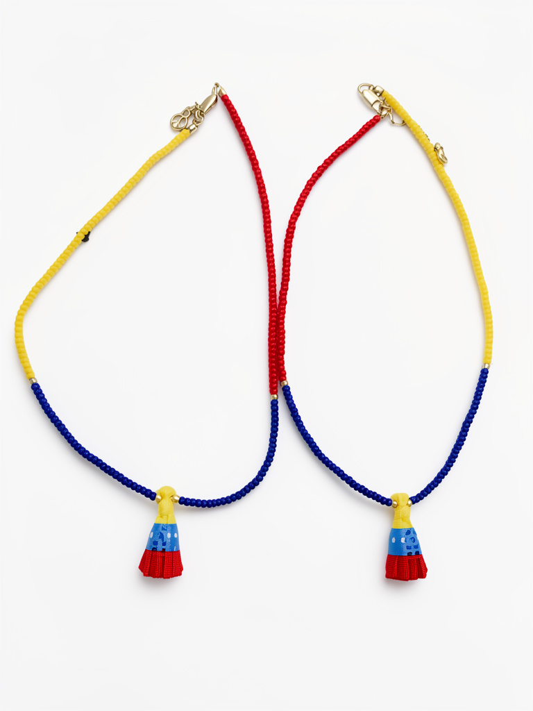 Cadena de mostacilla con virgen del Valle