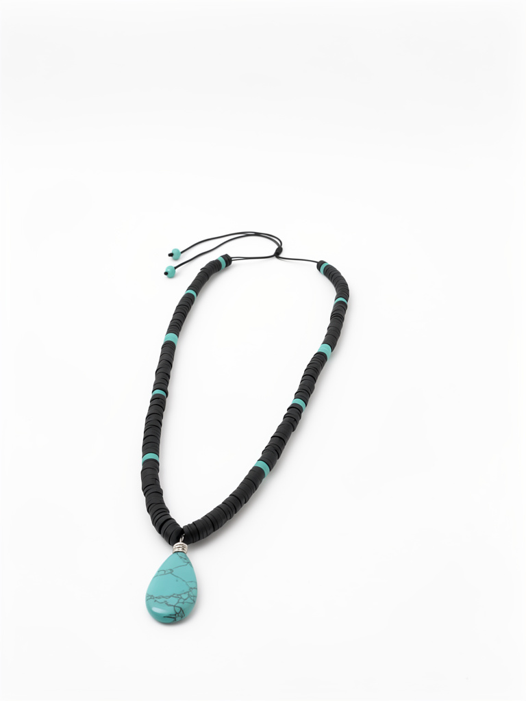 104066 - Collar, piedra natural Turquesa y neopreno negro ajustable a la altura.