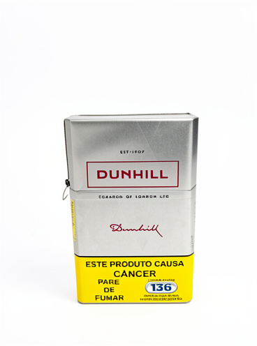 Cigarro Dunhill