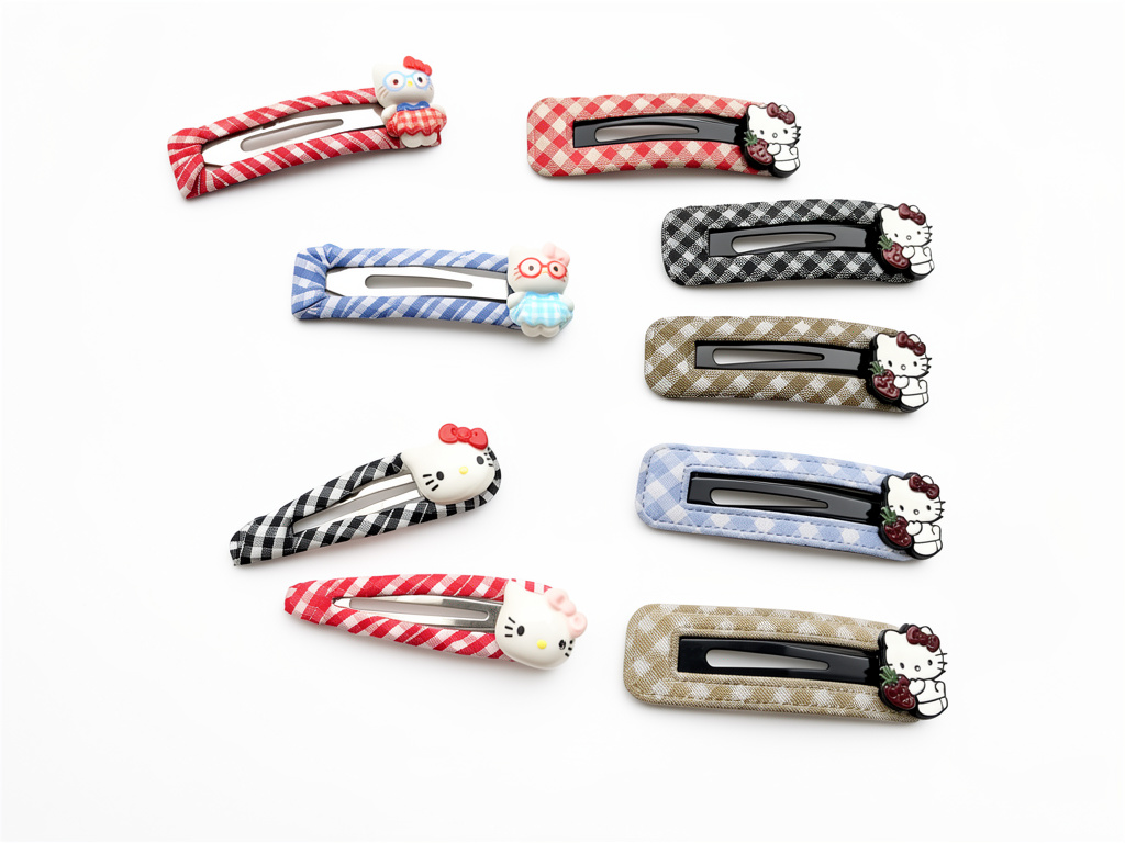 Ganchos Hello Kitty surtidos. 1 unidad