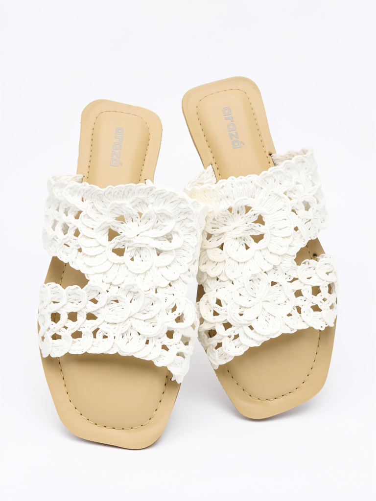 Sandalias Blancas tejidas talla 7