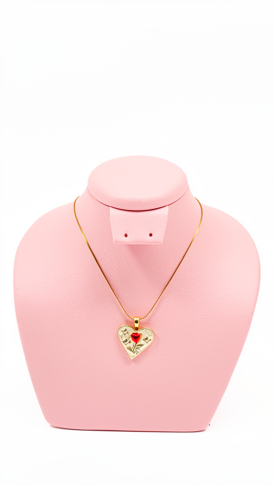 Cadena rosa corazón fondo blanco