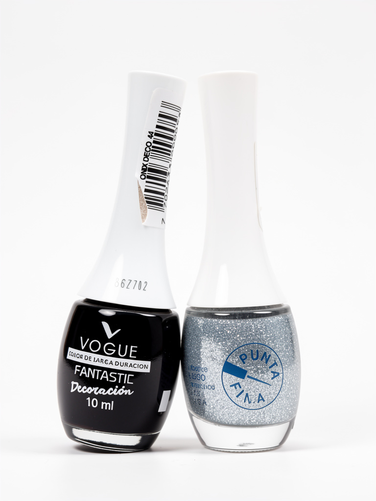 Esmalte punta fina - VOGUE