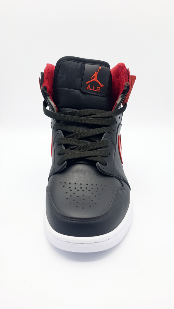 NIKE JORDAN NEGRO SUELA BLANCA #8.5