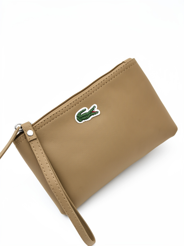 CARTERA/MUÑEQUERA LACOSTE CAFÉ
