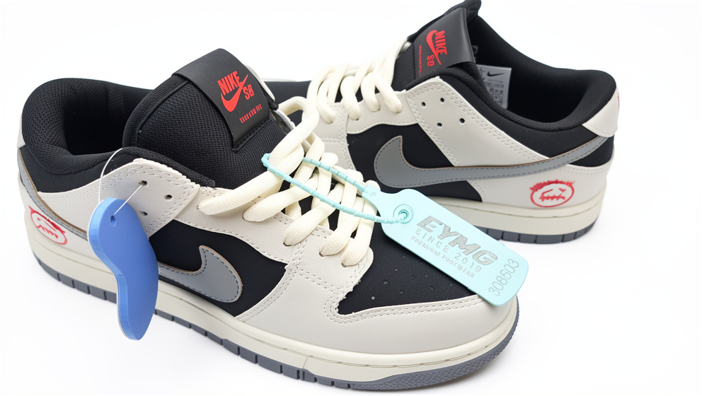 NIKE DUNK CREMA/NEGRO/GRIS