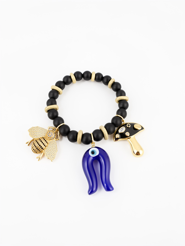 Pulsera elástica de piedras onox mate dijes abeja, ojo turco y hongo en baño 18k