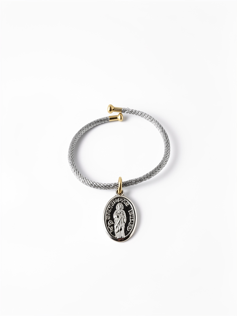 Pulsera plateada con medalla de San Judas Tadeo y Cruz de San Benito