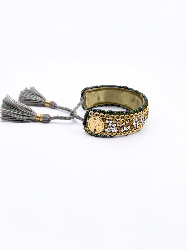 Brazalete ajustable de cristales plateados y dorados bordados con mostacilla