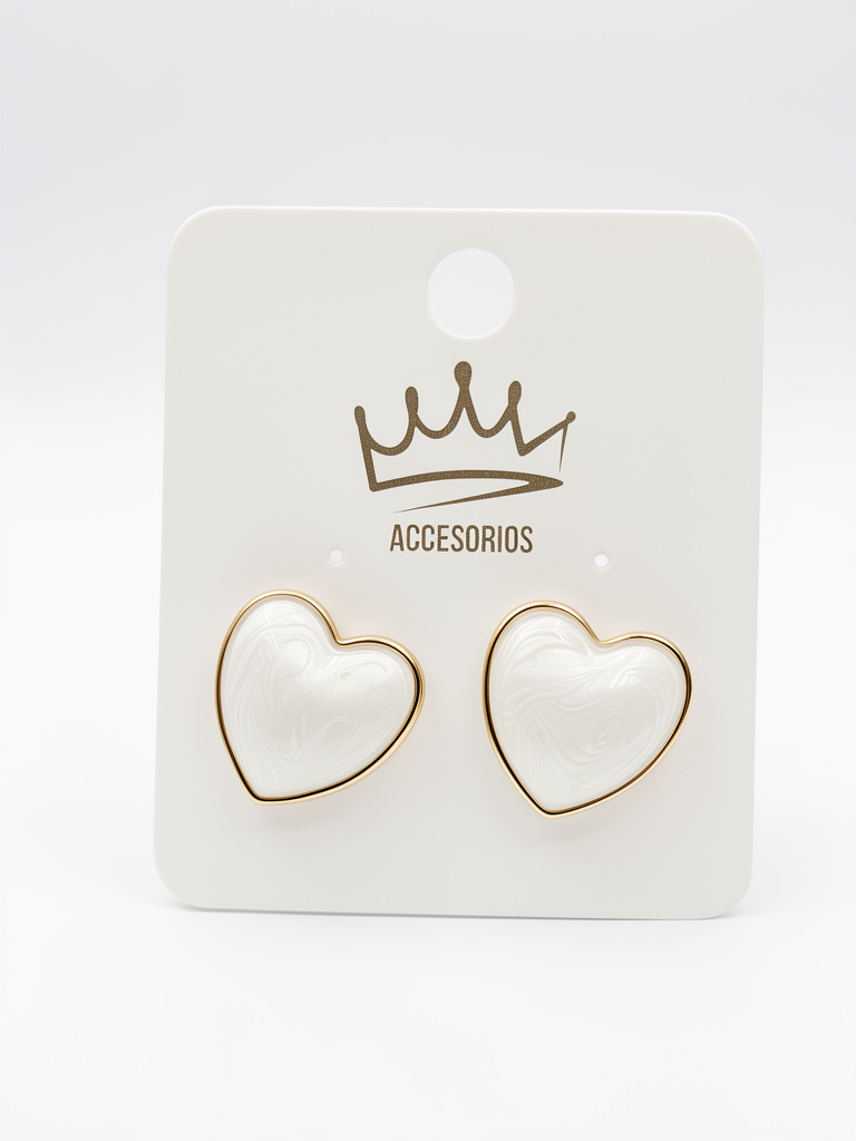 Aretes Corazón blanco 🤍