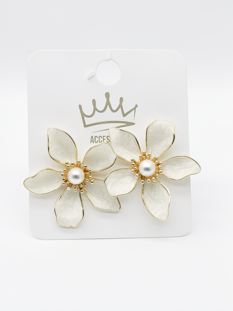 Aretes flor blanca