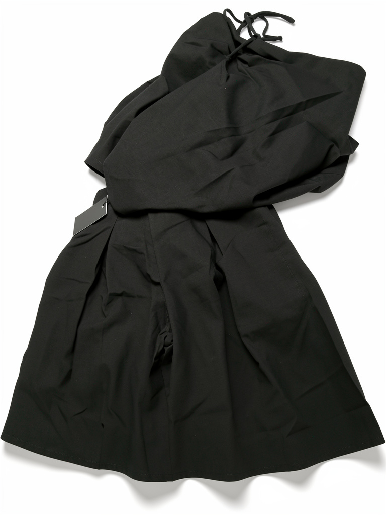 Set negro en tendencia campana