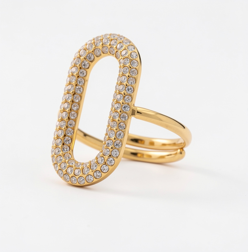 Anillo ovalado dorado con piedras