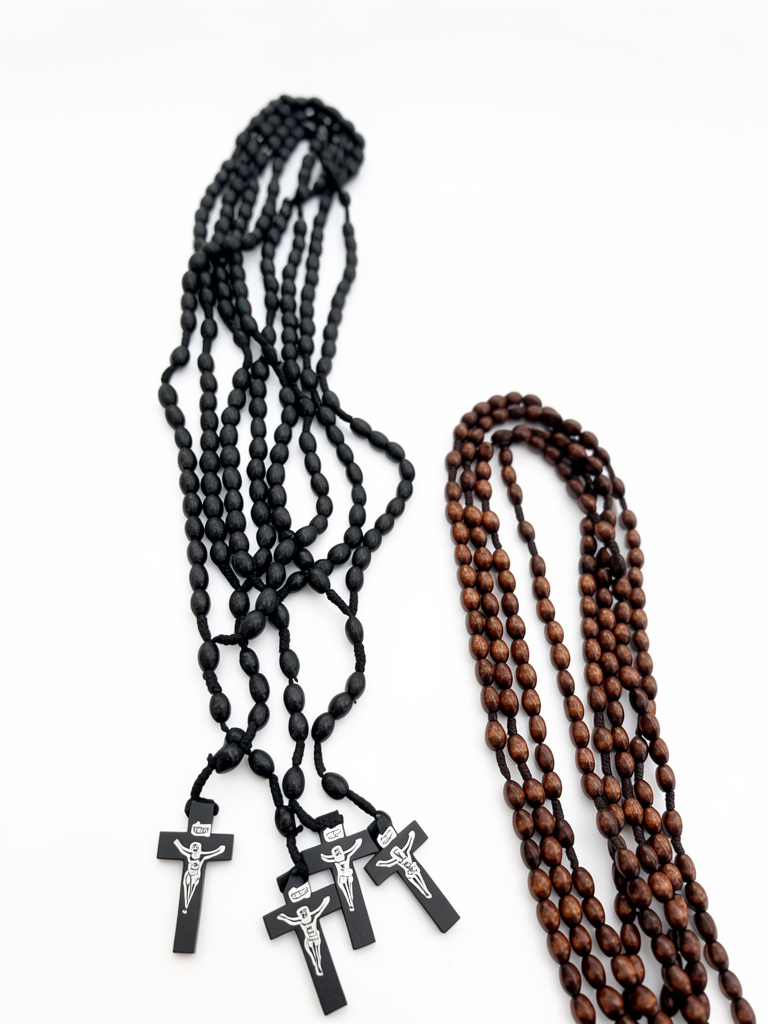 Terço Madeira com crucifixo - Preto Velho