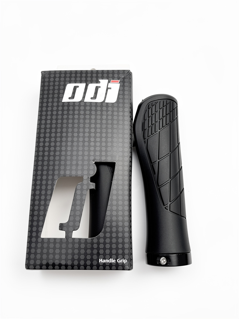 MANOPLA ODI APOYO PULSO C/ ABRAZADERA NEGRO 9828/BK