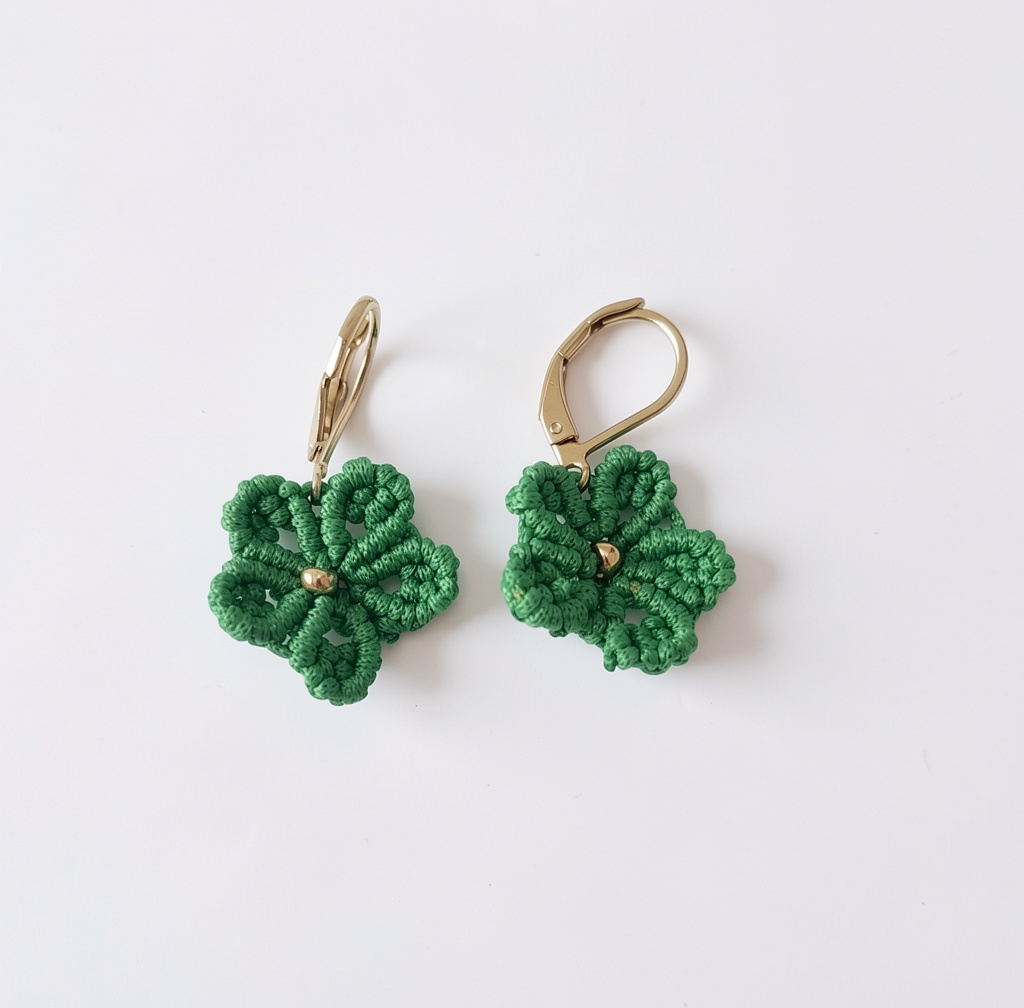 Arete flor pequeña verde oscuro