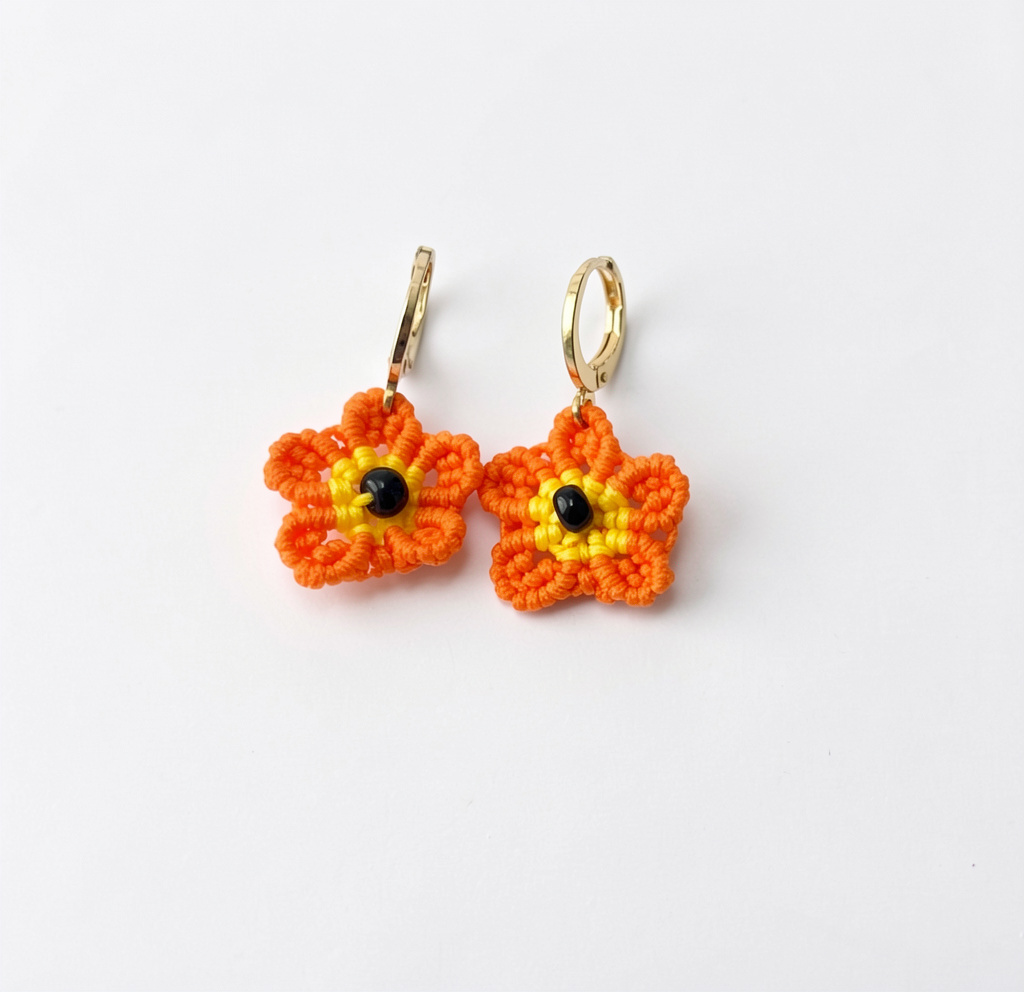 Arete flor pequeña naranja con amarillo