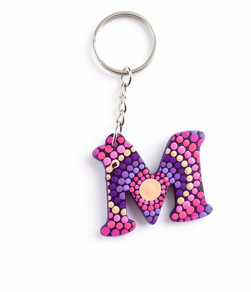 Llavero M morado