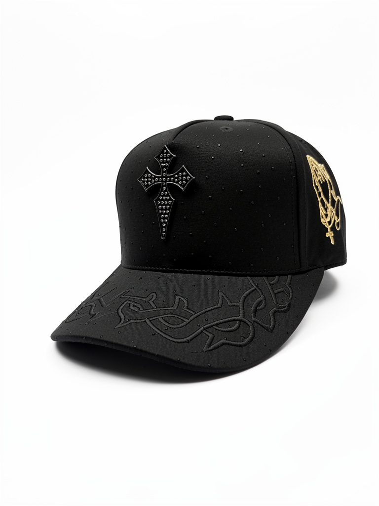 Gorra negra con cruz