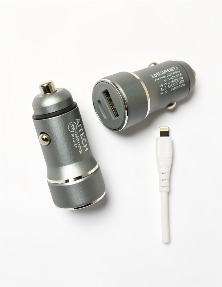 CARGADOR DE AUTO LIGHTNING 3.6A AITECH CC114