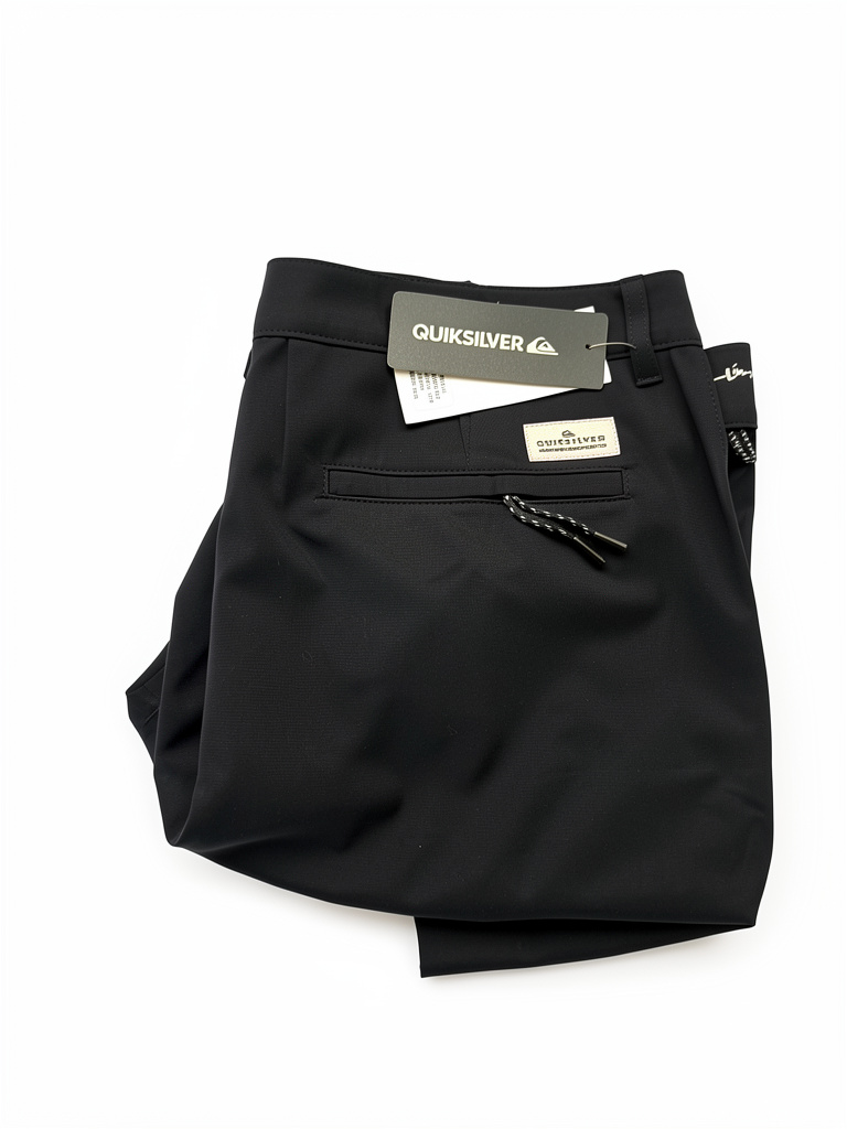 Short impermeable quiksilver talla 34