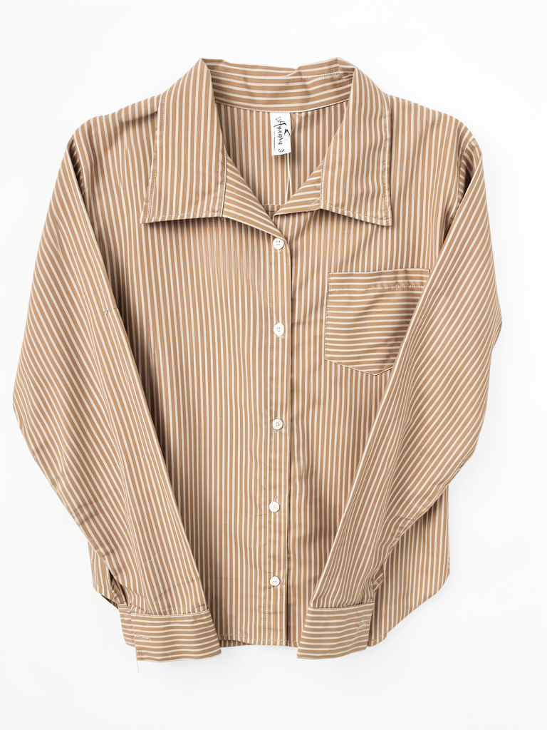 Camisa rayada baige. Talle 3