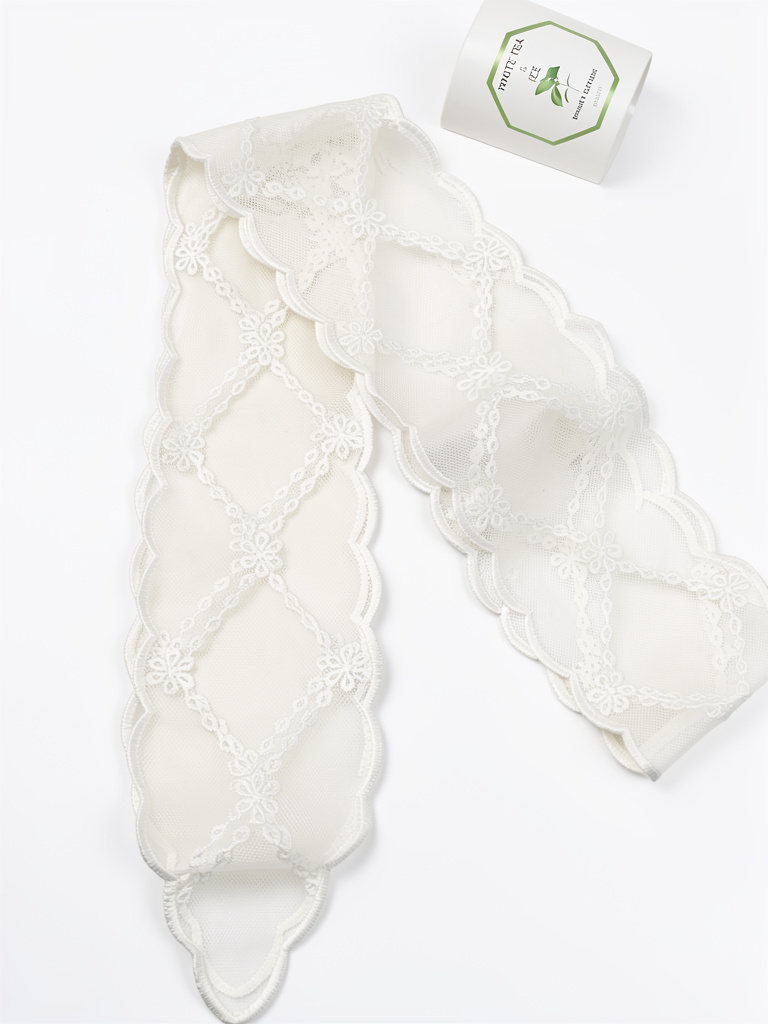 Mascada blanca encaje