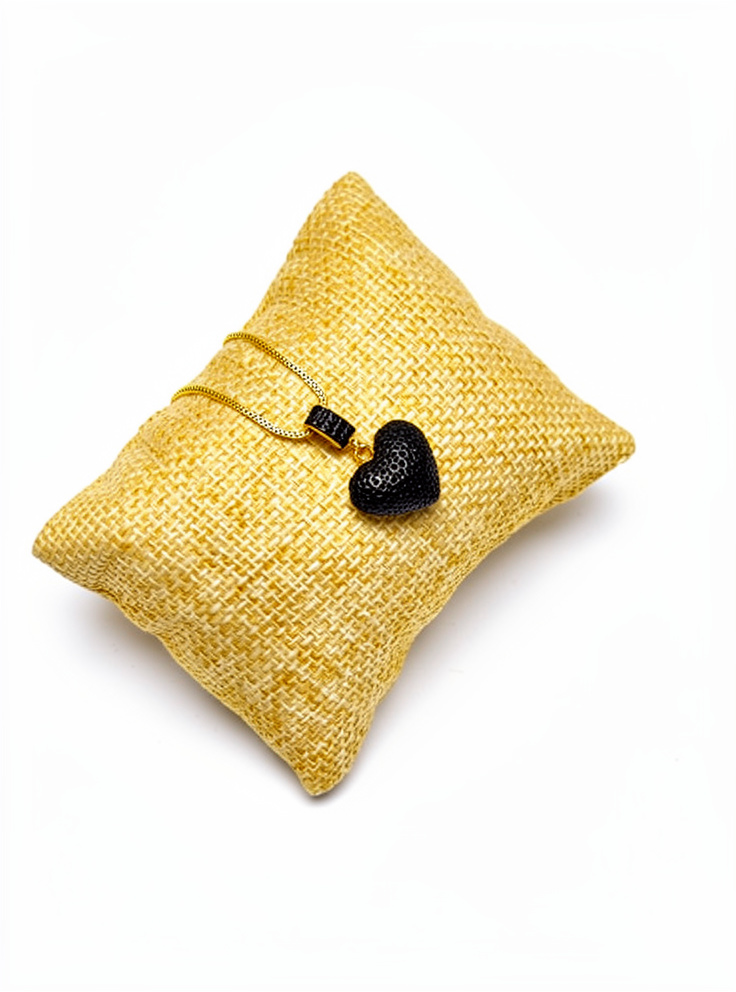Collar dorado- Corazón Negro