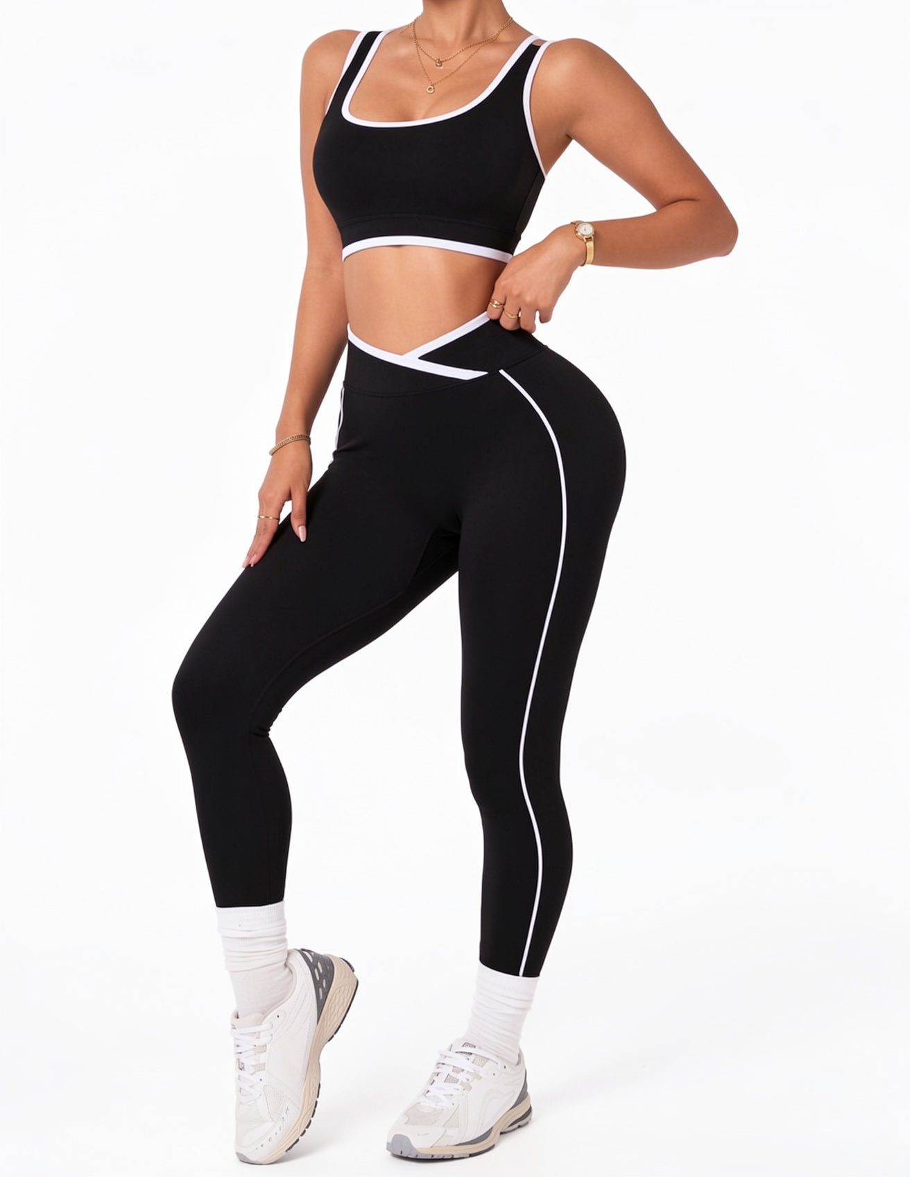 Conjunto deportivo mujer negro con vivos blancos