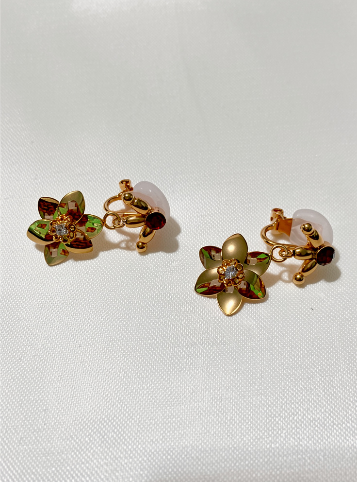 ARETES A PRESION XUPING FLOR COLGANTE