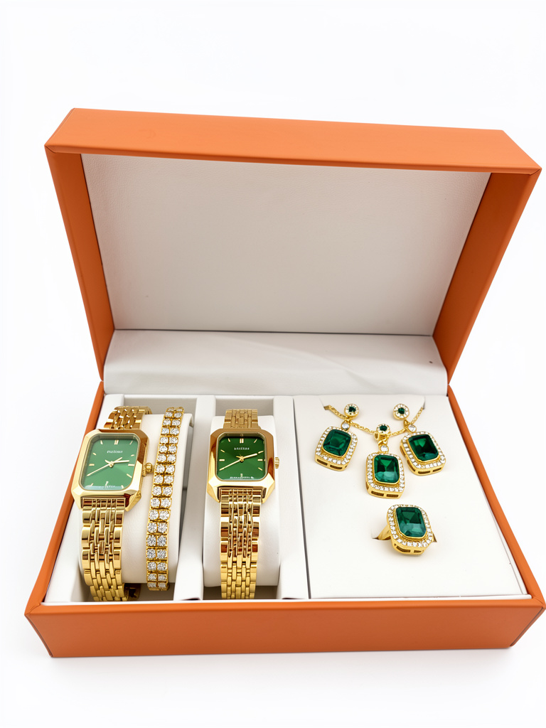 Relojes dorados y joyeria verde