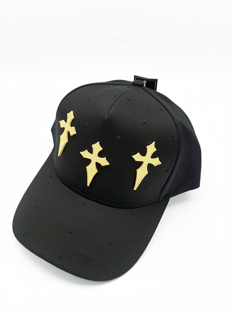Gorra negra 3 cruces doradas