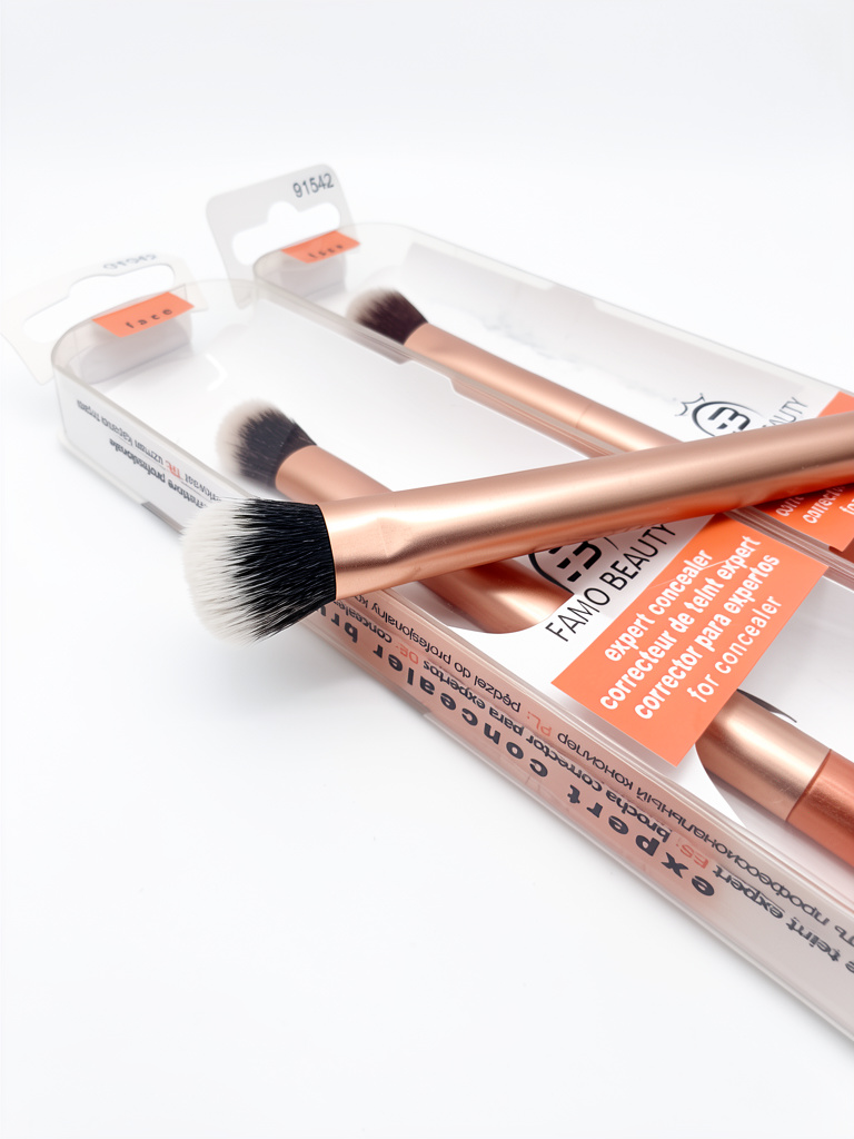 BROCHA DE CORRECTOR FAMO BEAUTY