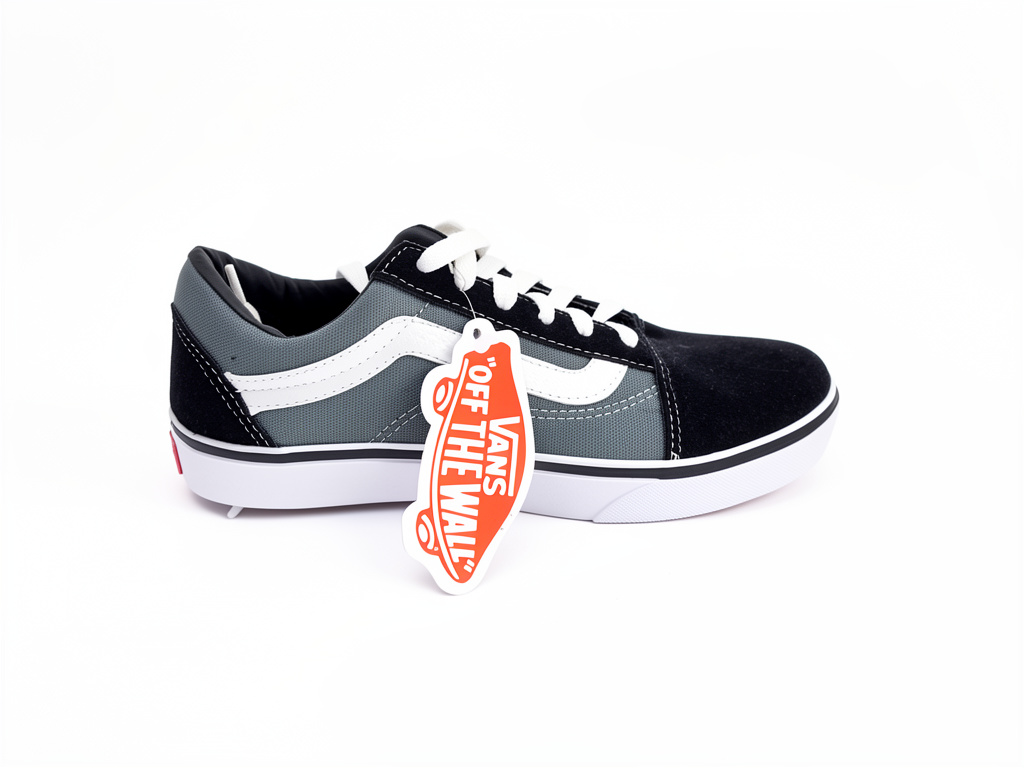 Vans old V