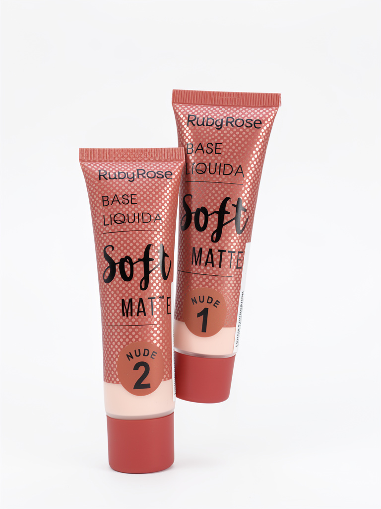 Ruby Rose base liquida soft matte