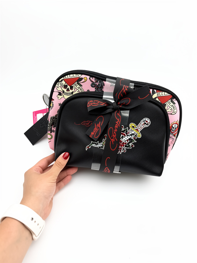 2 paq cosmetiquera Ed Hardy negra