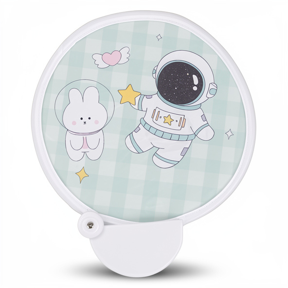 Abanico Plegable con Diseño Kawaii