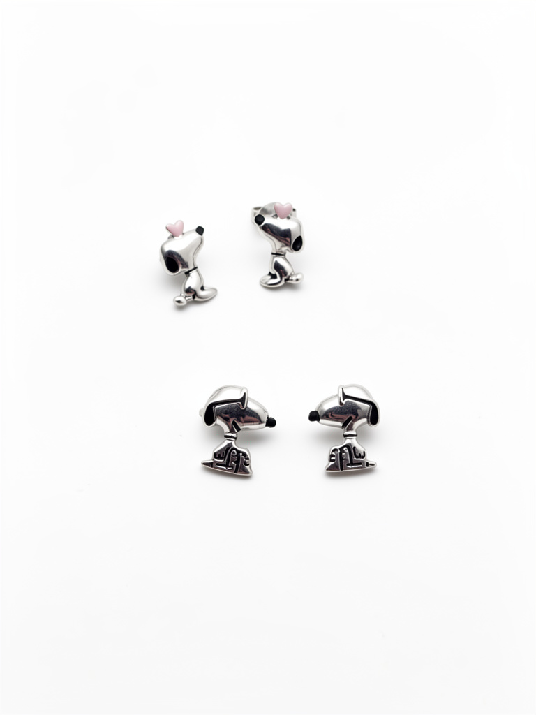 Aretes de snoopy de mariposa