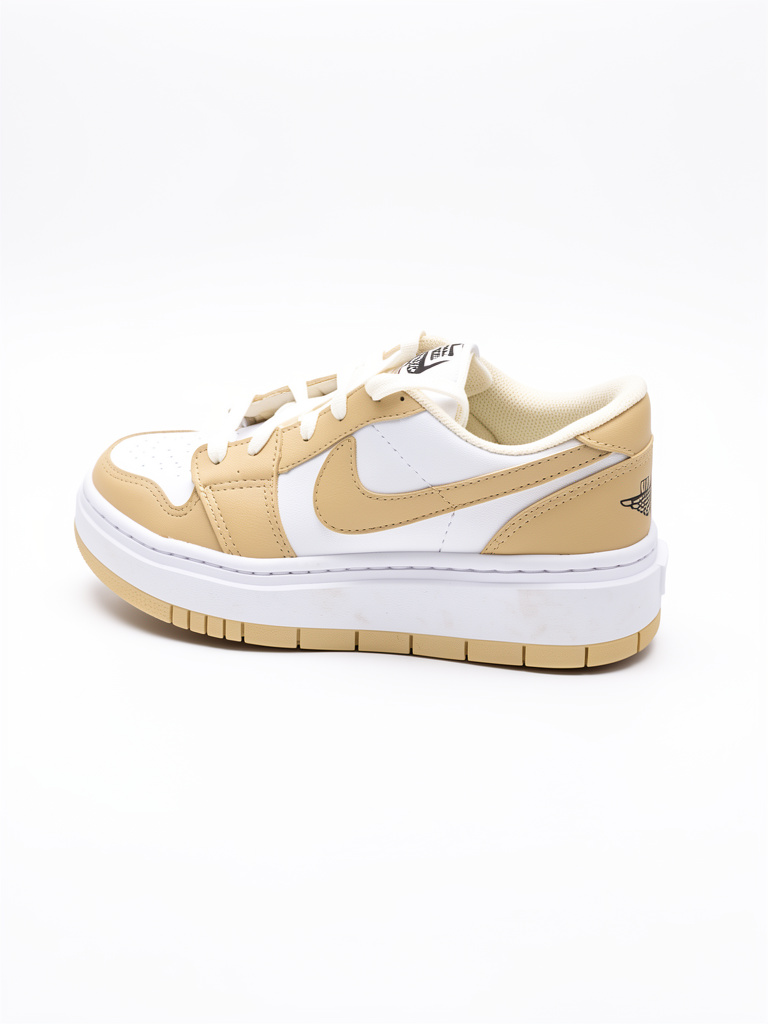 Nike Dunk beige y blanco